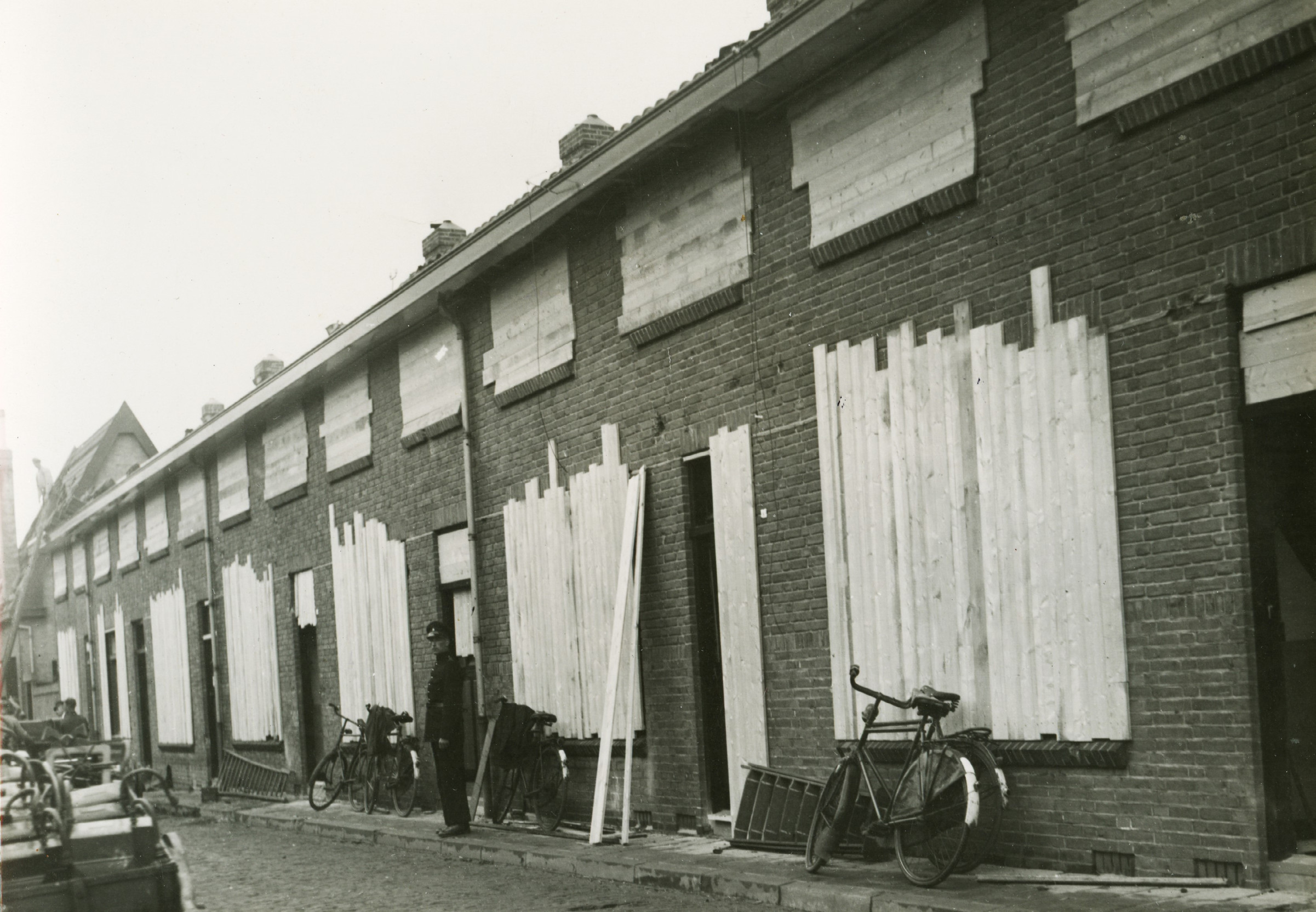 Oostertuinstraat na het bombardement op 6 oktober 1940.